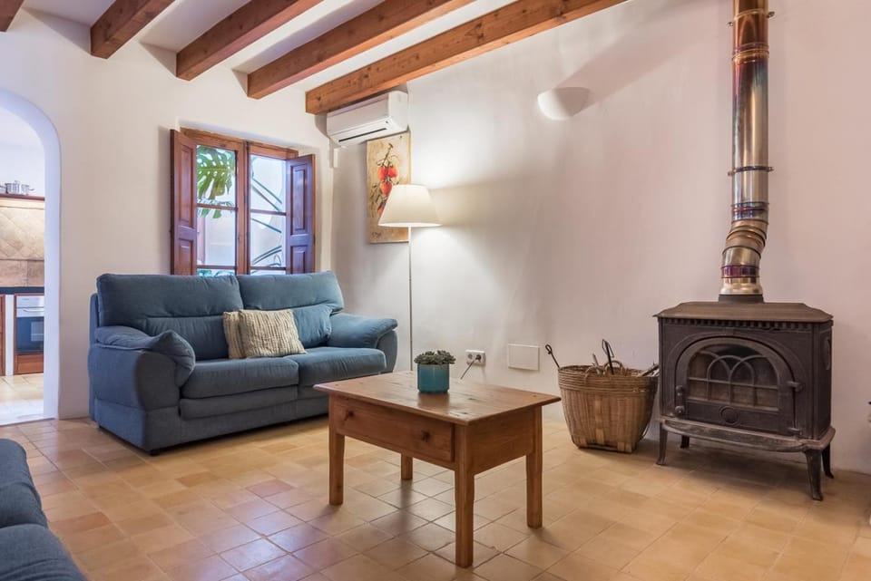 Communal lounge/ TV room, Living room, Seating area, flat iron