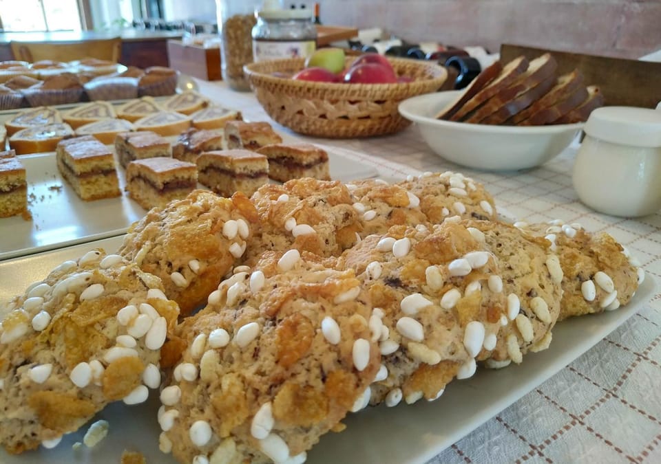 Continental breakfast, Buffet breakfast, Italian breakfast