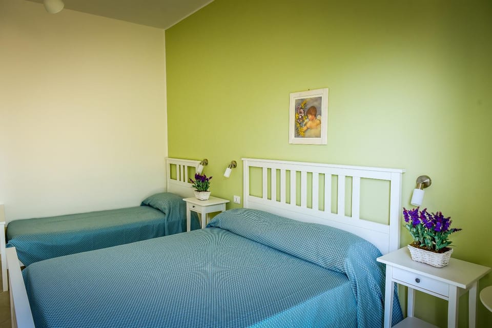 Bed, Photo of the whole room