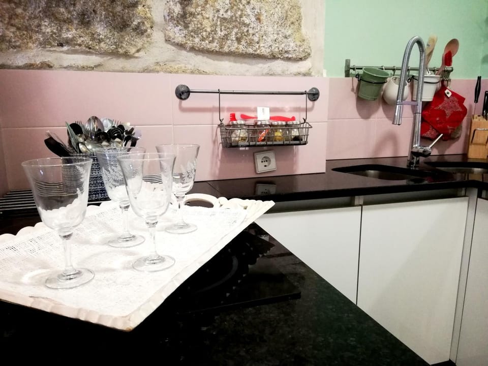Kitchen or kitchenette, Food and drinks, Decorative detail