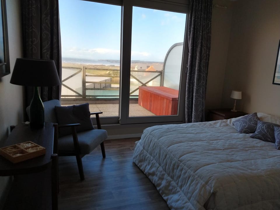 Bedroom, Sea view