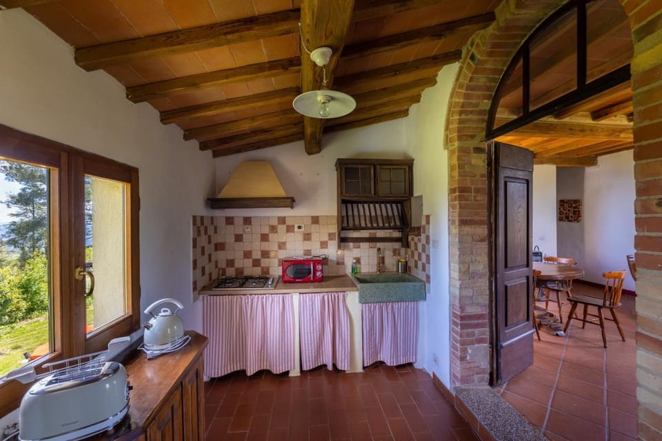 Kitchen or kitchenette, Communal kitchen