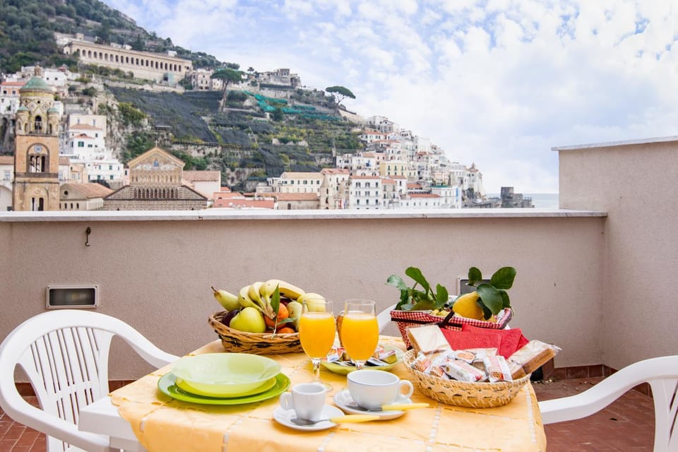 Balcony/Terrace, Balcony/Terrace, Landmark view, Mountain view, Sea view