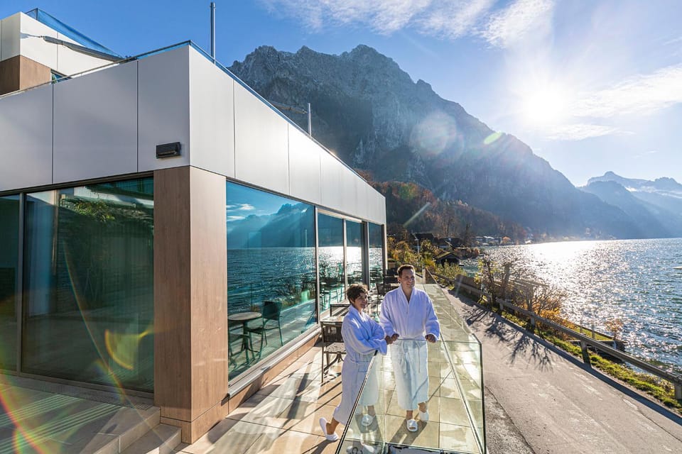 Natural landscape, Balcony/Terrace, Spa and wellness centre/facilities, Lake view, Mountain view, Swimming pool