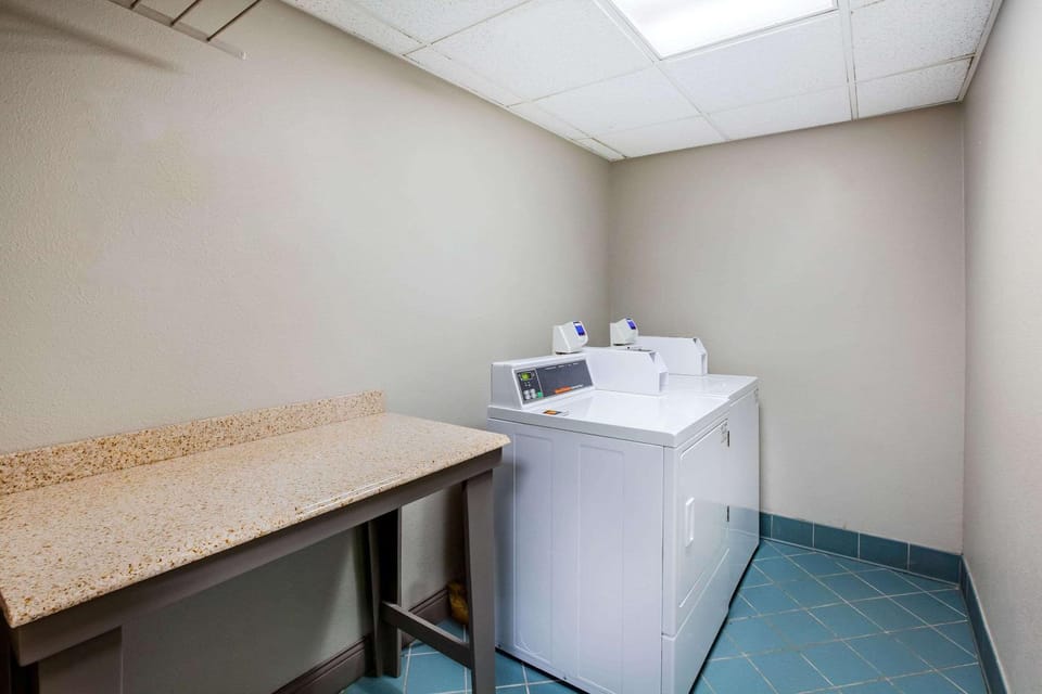 On site, laundry, laundry