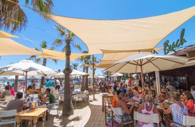 Restaurant/places to eat, People, Beach