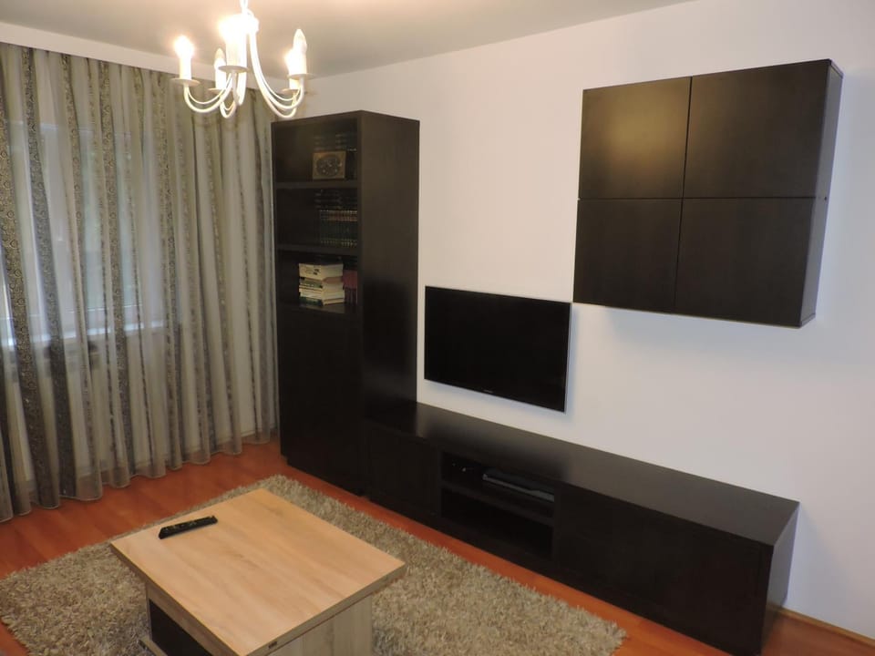 Communal lounge/ TV room, TV and multimedia, Living room, Seating area