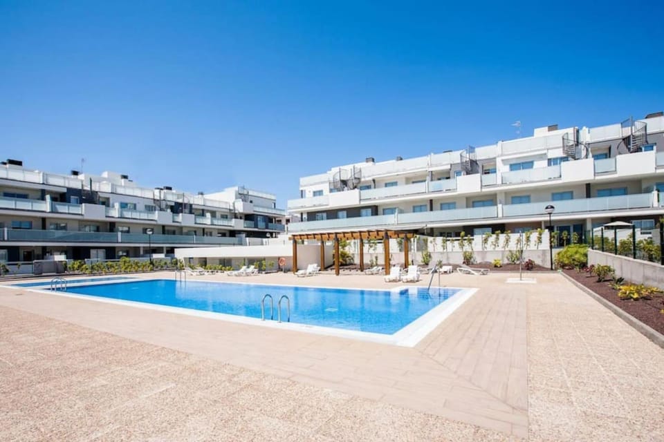 Cosy Beach Suite with Private Rooftop Apartment in Abona