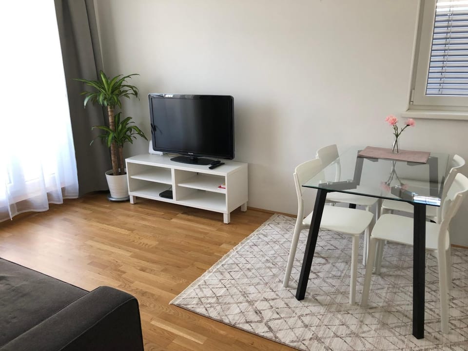Living room, Seating area, Dining area