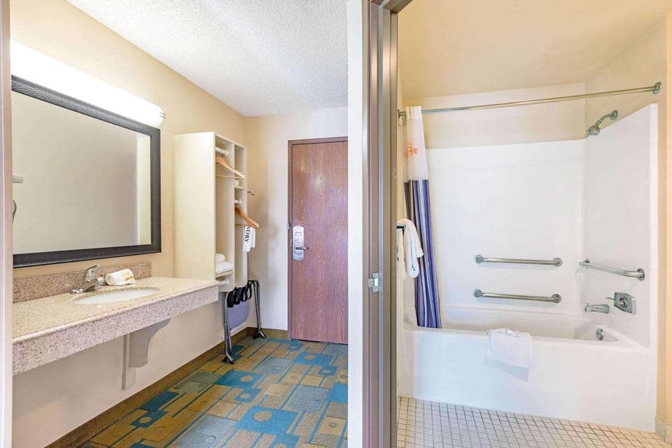 Bathroom, Photo of the whole room, On site, ADAM