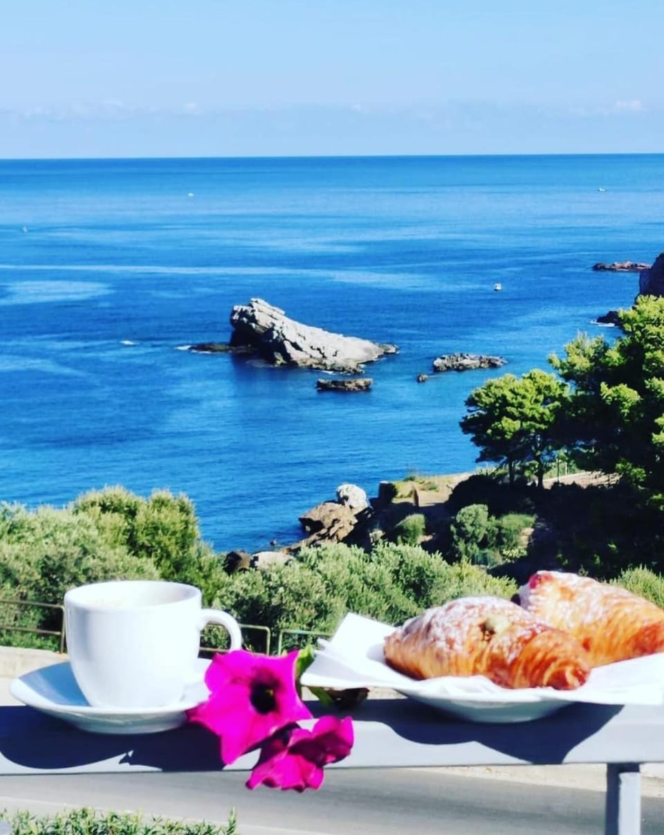 Natural landscape, Sea view, Breakfast