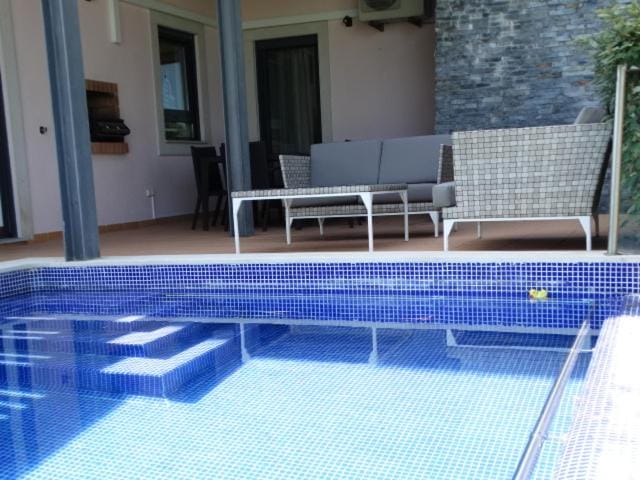 Apartamento com 3 quartos e piscina House in Quarteira