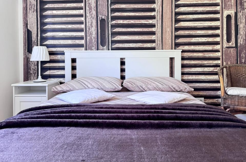 Bed, Bathroom, Photo of the whole room, Beach, Cycling, Bedroom, Pets, towels