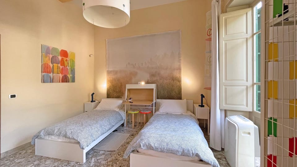 Bed, Photo of the whole room, Bedroom, City view, internet