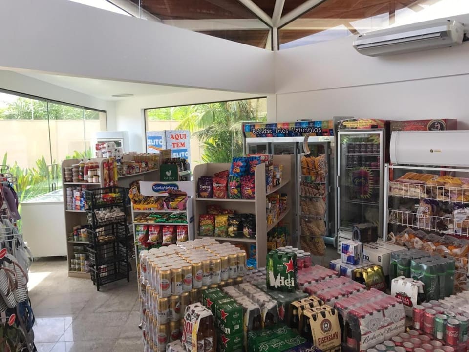 Supermarket/grocery shop