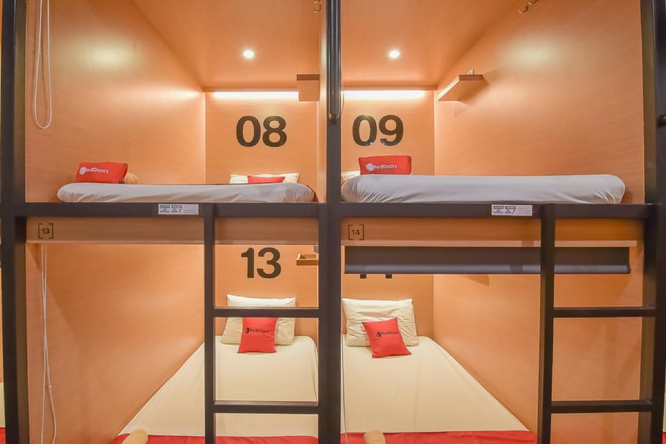 Bedroom, bunk bed