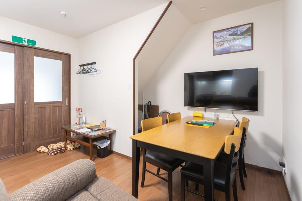 Living room, Dining area