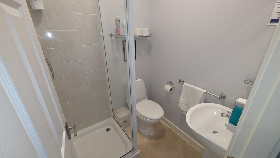 Four Seasons Guest House Bed and Breakfast in Blackpool