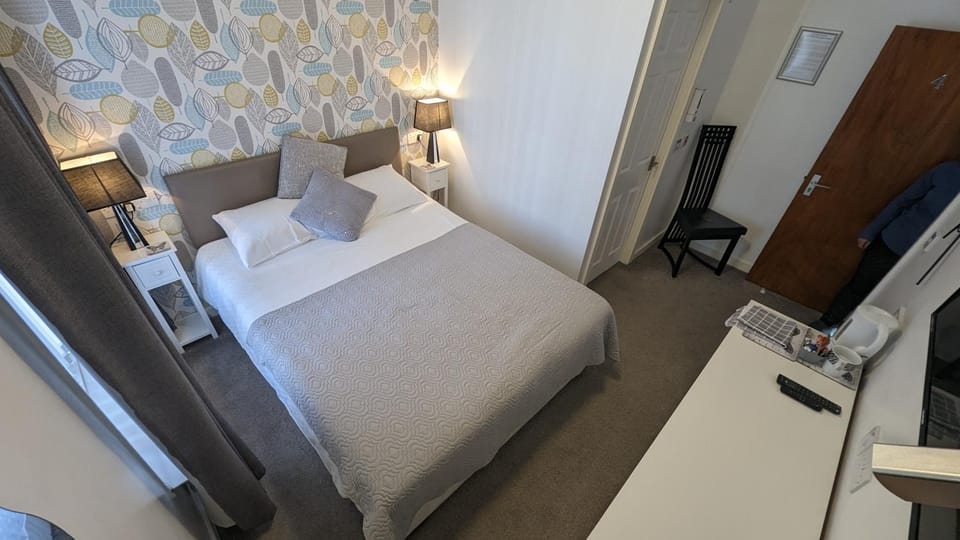 Four Seasons Guest House Bed and Breakfast in Blackpool