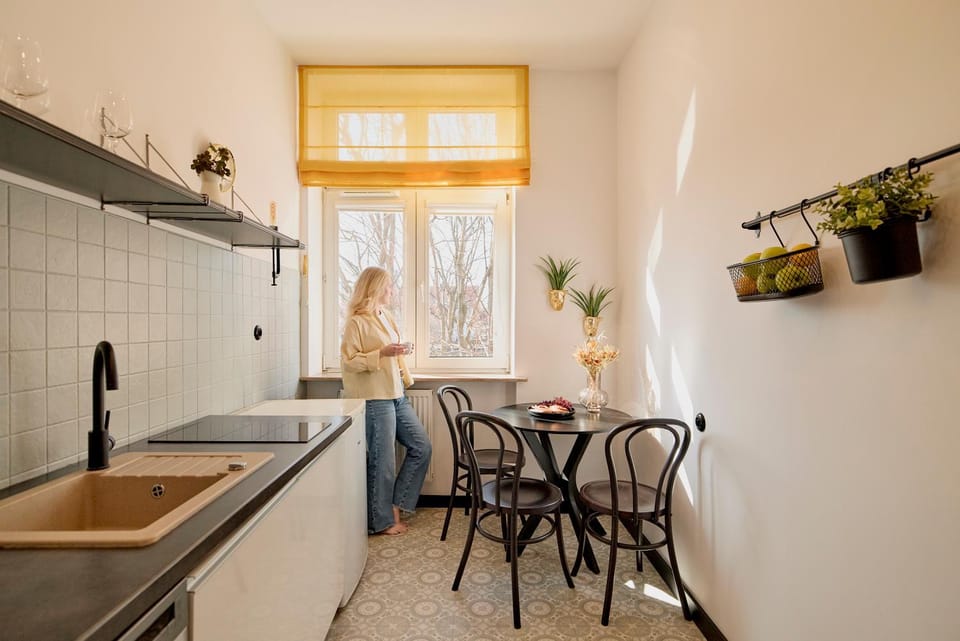 Coffee/tea facilities, Kitchen or kitchenette, Dining area