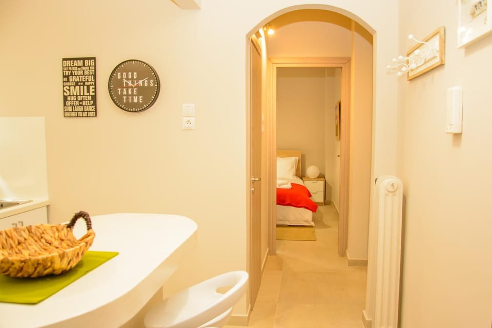 Bedroom, kitchen