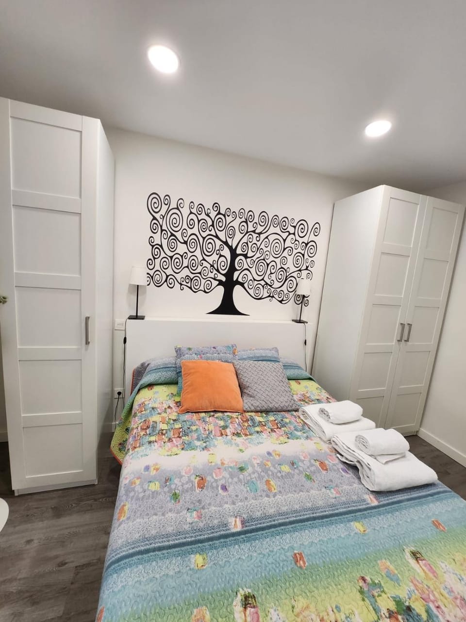 Bed, Photo of the whole room