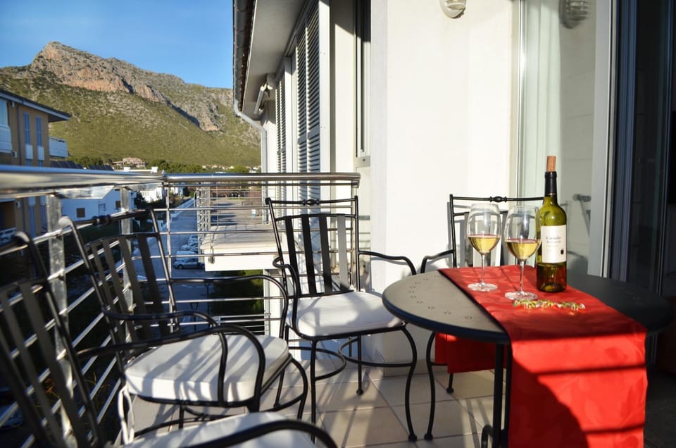 Balcony/Terrace, Mountain view