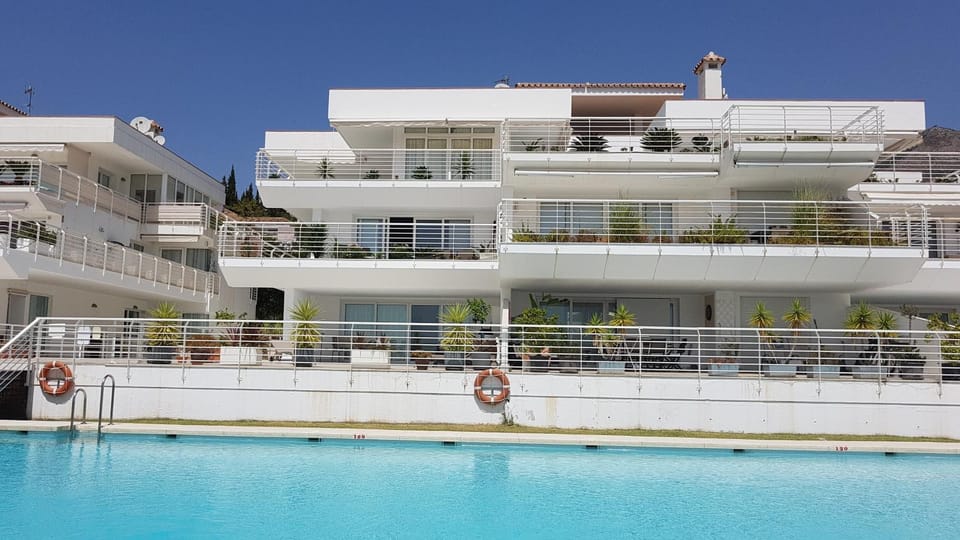 Property building, Balcony/Terrace