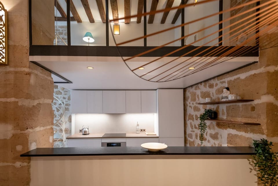 OLD STONES Apartment in Paris