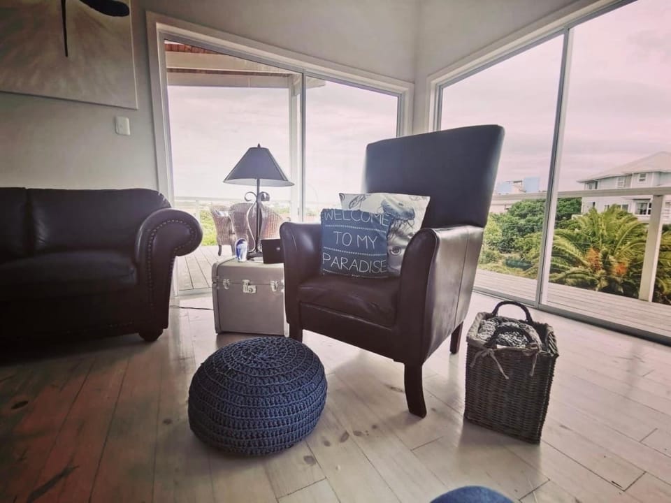 Patio, Balcony/Terrace, Living room, Seating area, Sea view