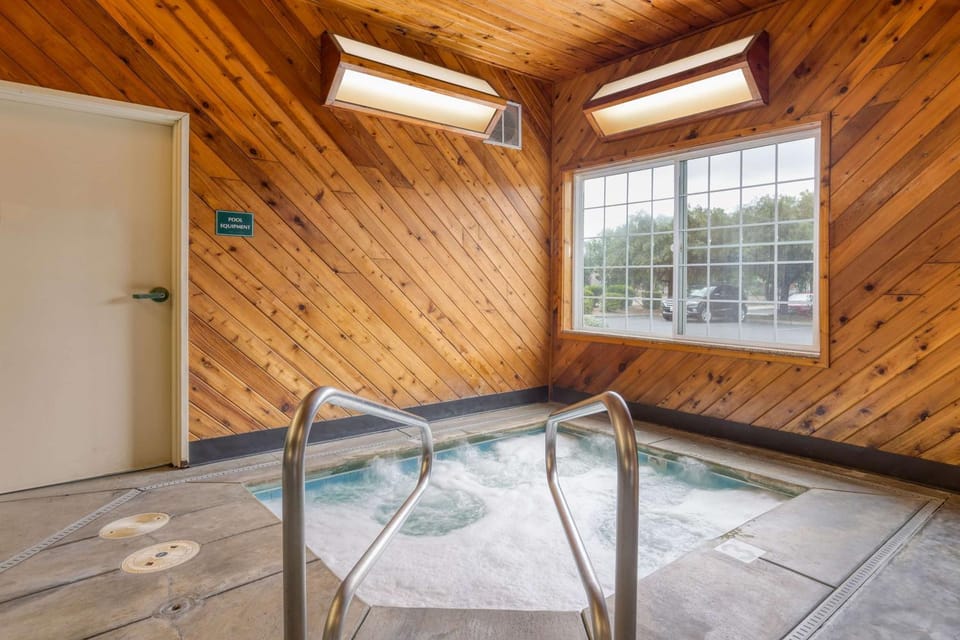 Hot Tub, On site
