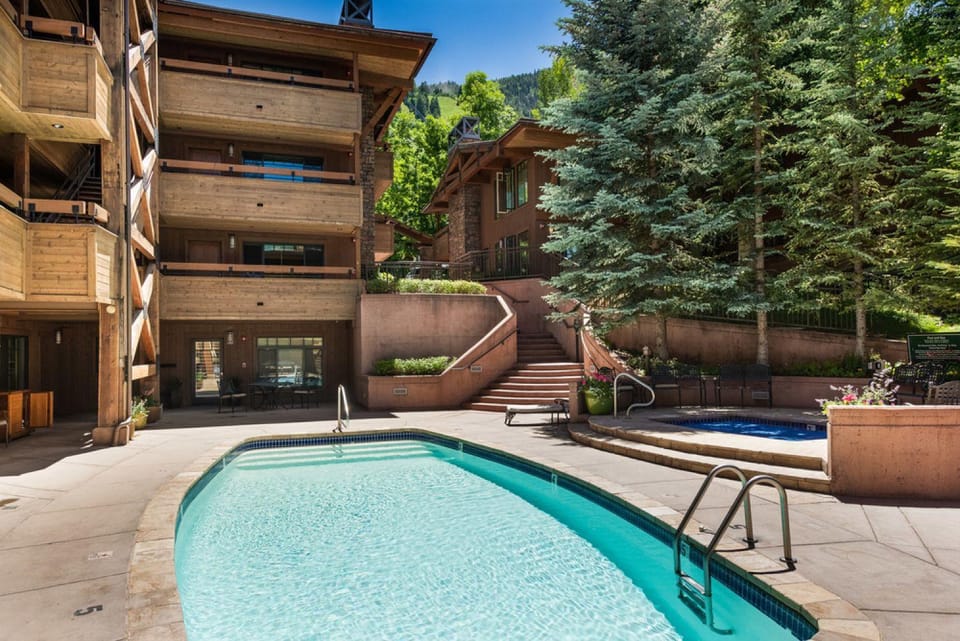 Property building, Swimming pool