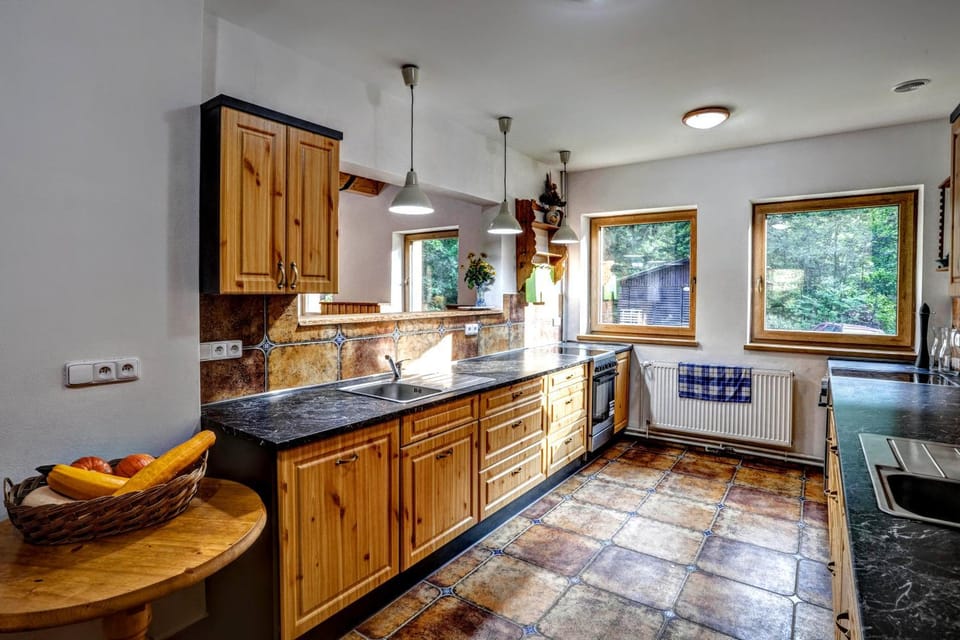 Kitchen or kitchenette, Dining area, dishwasher, pet friendly
