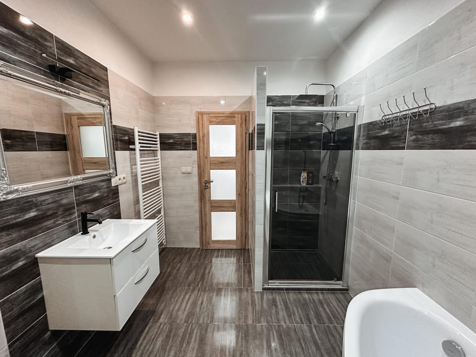 Shower, Bathroom, Bath