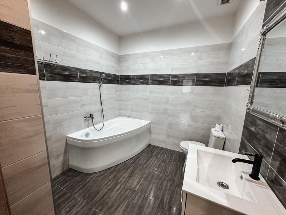 Bathroom, Bath