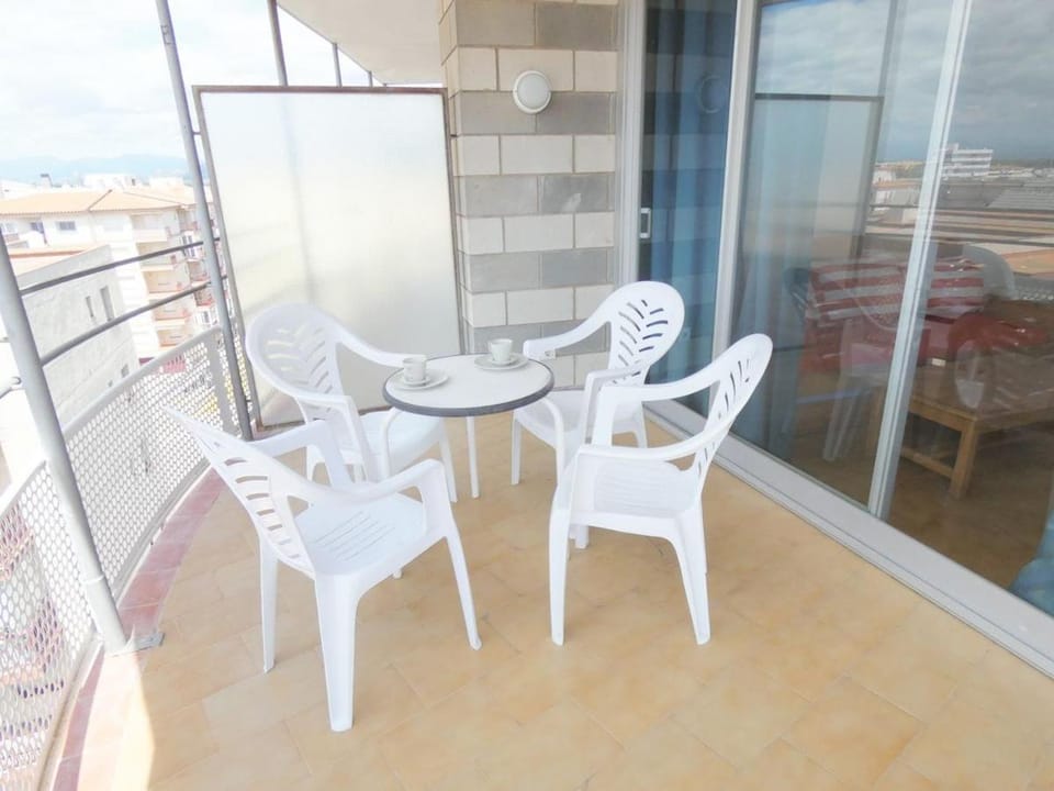 Bora 4-C Apartment in Roses