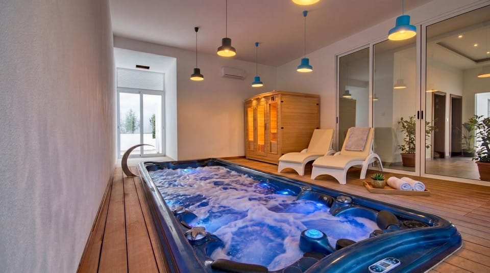 Hot Tub, sunbed, towels