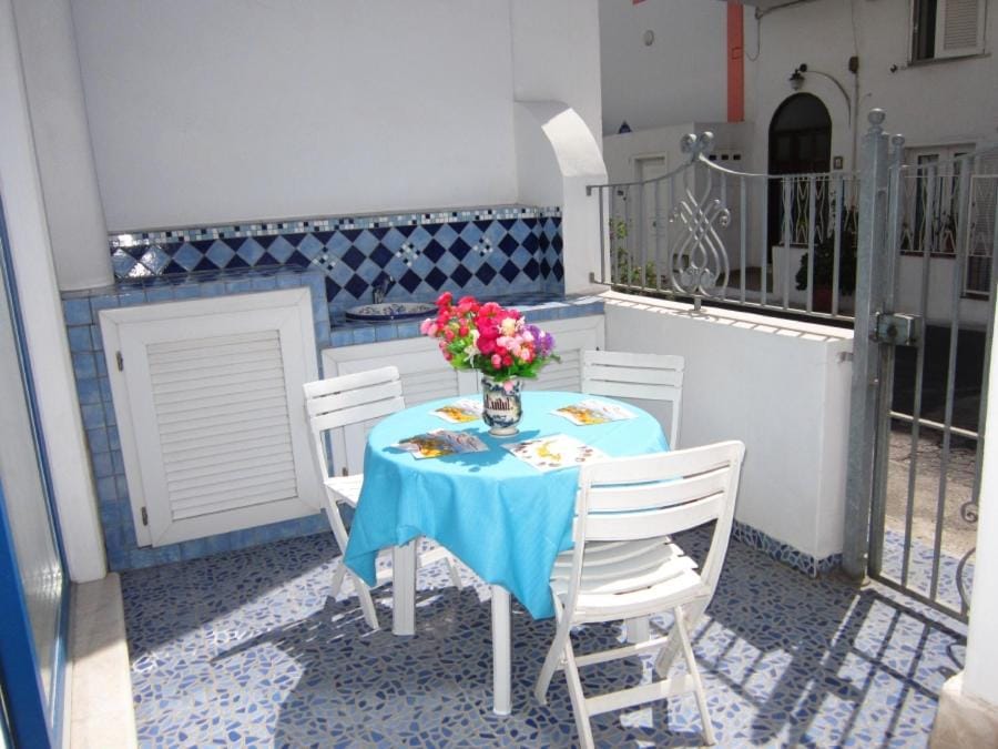 Property building, Patio, Patio, Neighbourhood, View (from property/room), Balcony/Terrace, Other, Decorative detail, Dining area, Area and facilities, Quiet street view