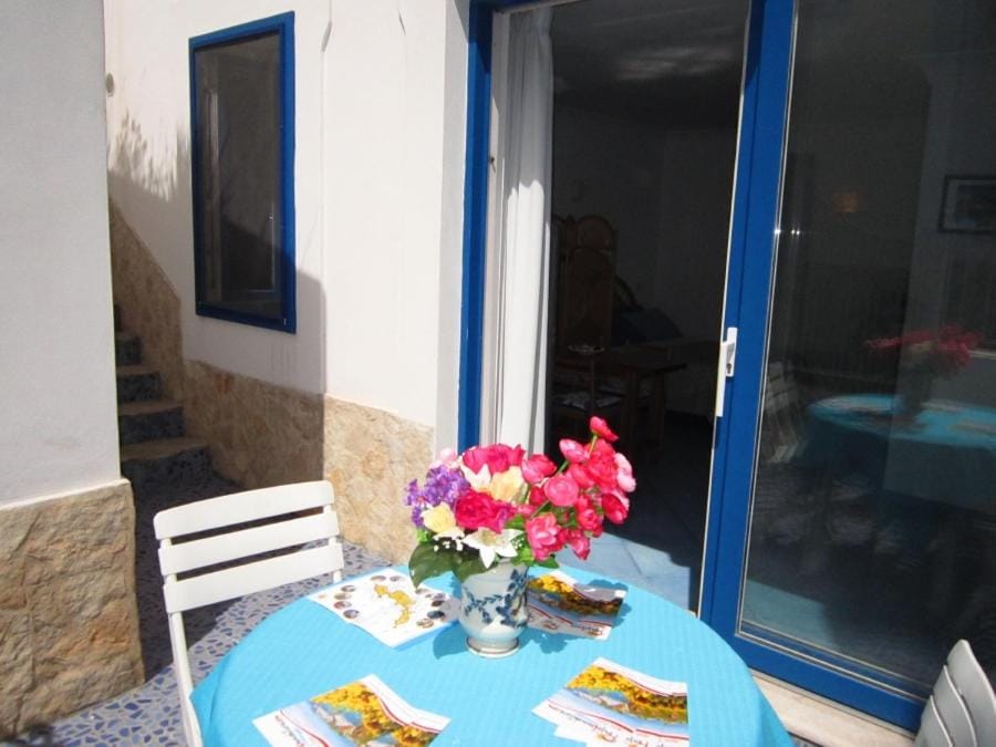 View (from property/room), Balcony/Terrace, Dining area
