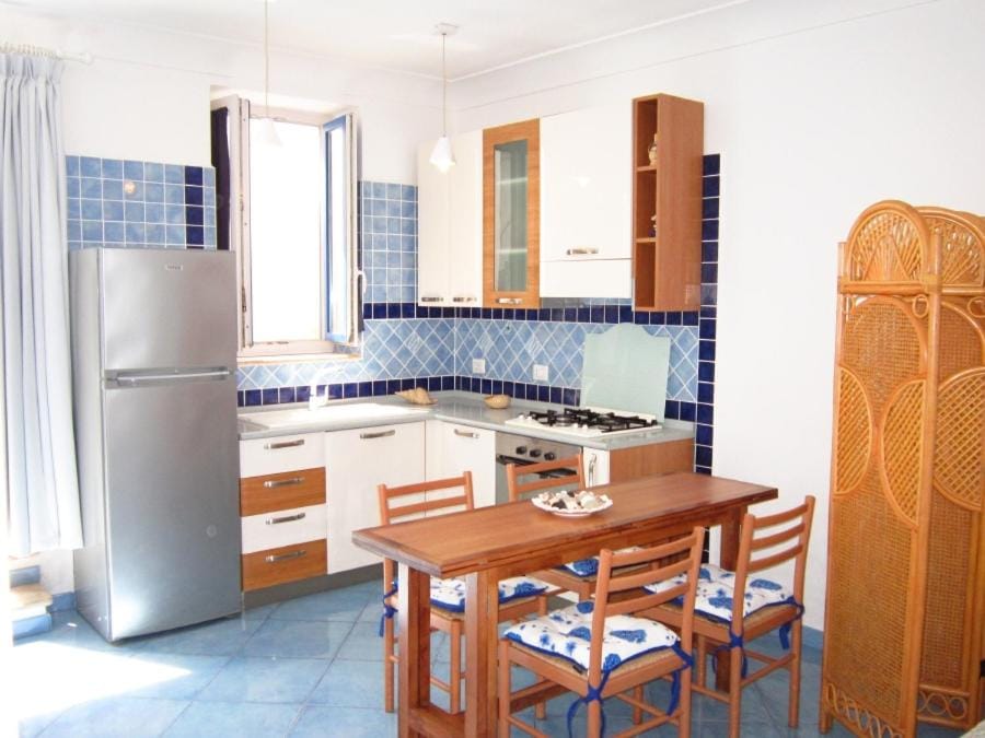 Kitchen or kitchenette, Living room, Dining area, oven, stove
