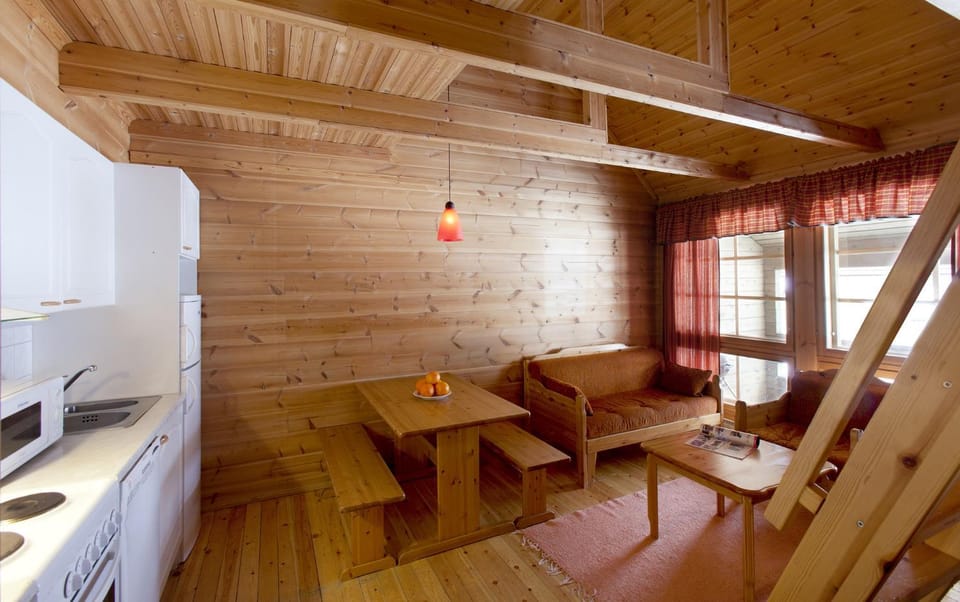 Day, Dining area