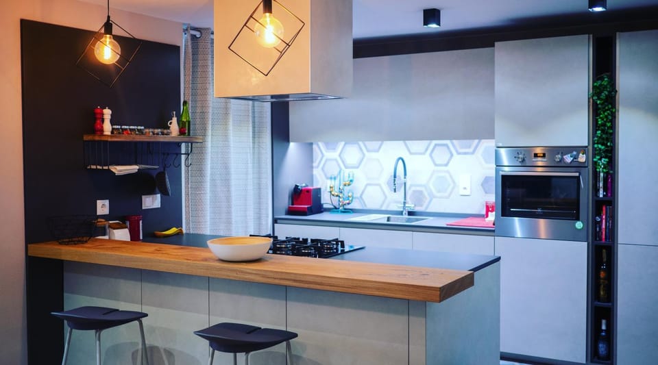 Kitchen or kitchenette