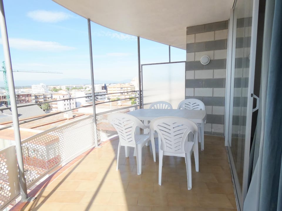 Bora 6-C Apartment in Roses