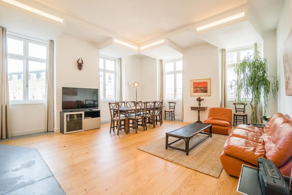 Spacious & Bright Apartment in Cais Sodre Apartment in Lisbon