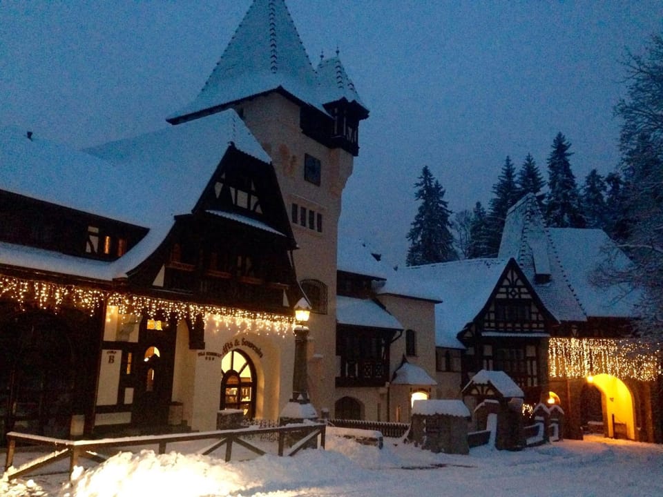 Property building, Facade/entrance, Winter