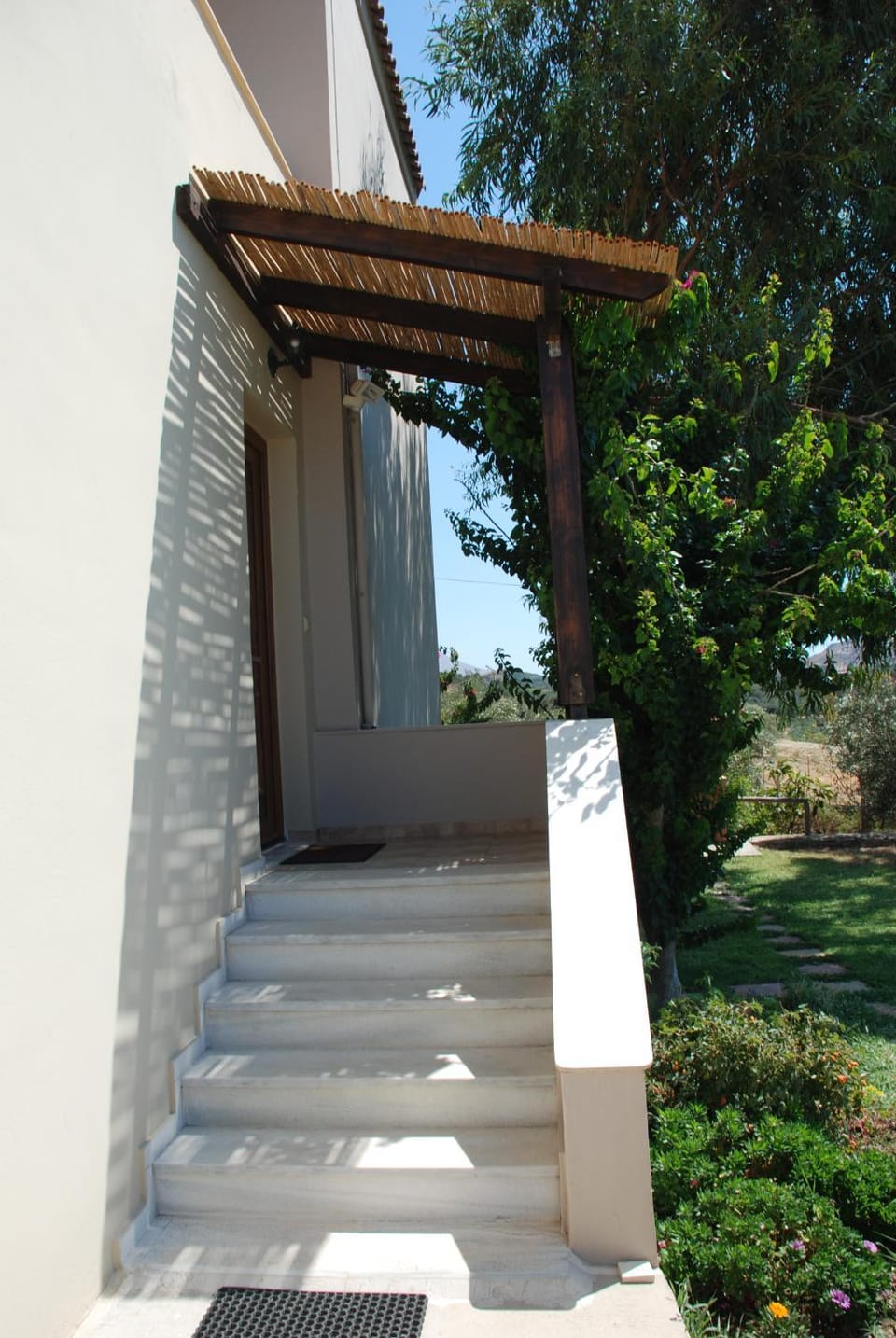 Villa with a pool in Lefkogia Villa in Crete Region