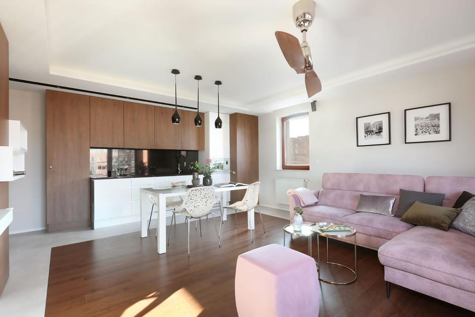 Kitchen or kitchenette, Living room, Seating area, Dining area