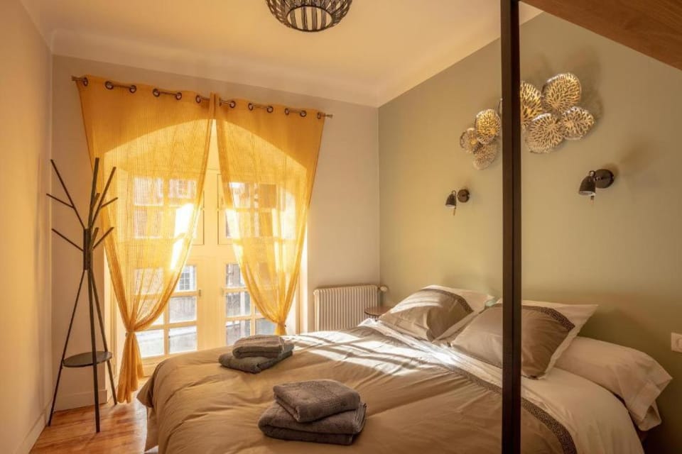 Bed, Bedroom