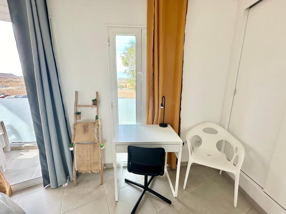 Candy Pop - AC, High speed internet ,Desk with natural light, Pool and two Terraces Apartment in Corralejo