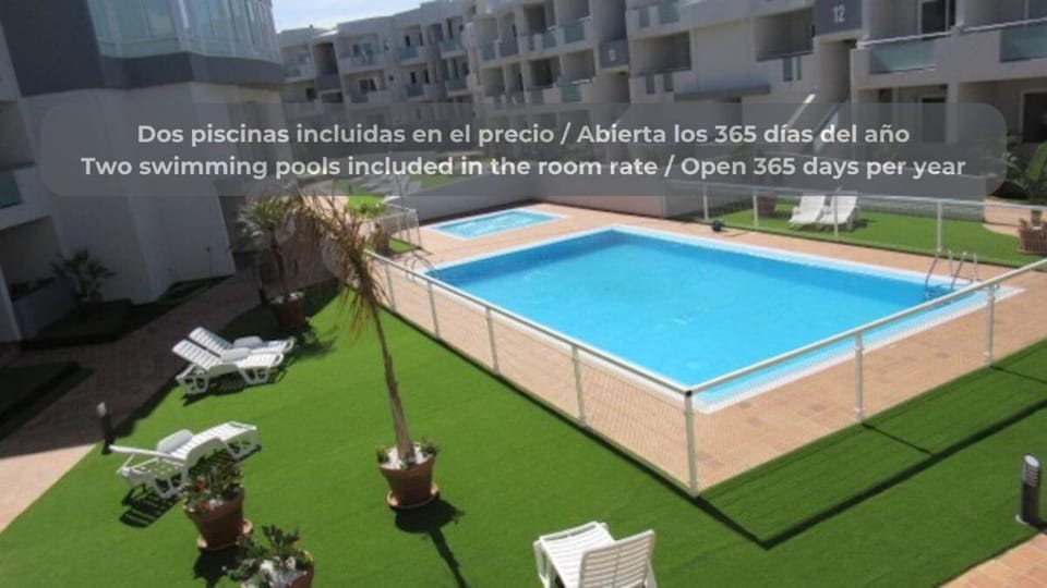 Candy Pop - AC, High speed internet ,Desk with natural light, Pool and two Terraces Apartment in Corralejo